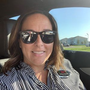 Meet your Posher, Selena